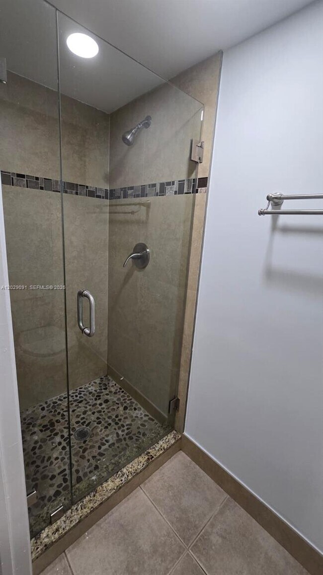 Building Photo - 6515 W 26th Dr