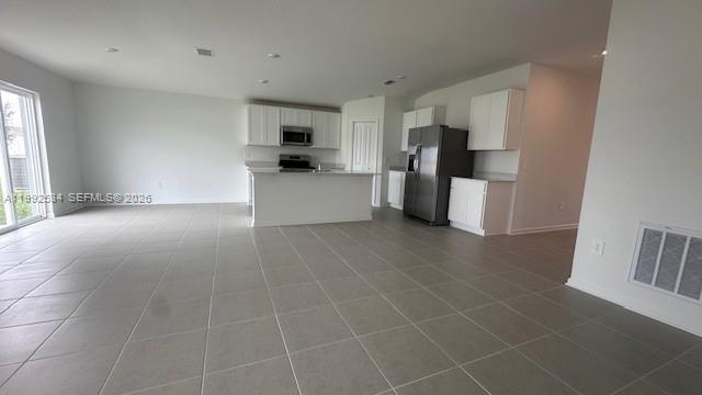 Building Photo - 303 Artemis St