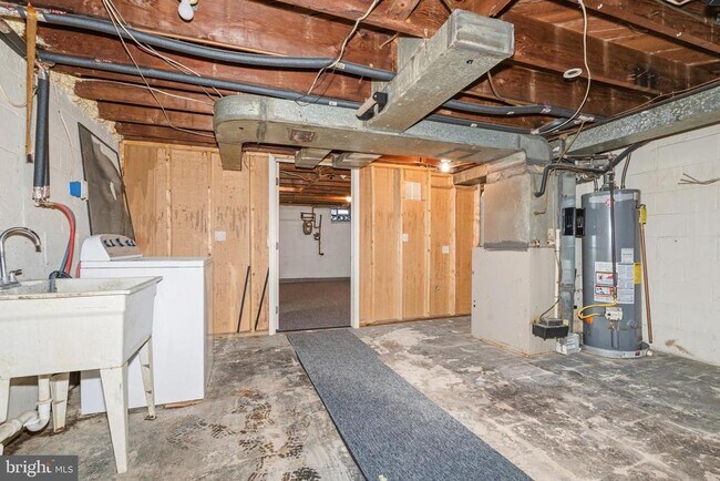 Building Photo - 7532 Rabon Ave