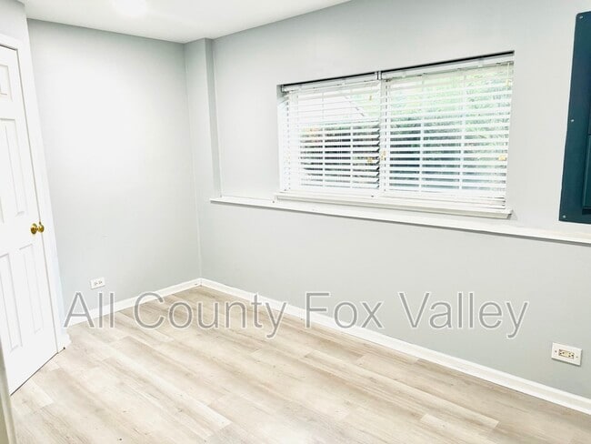 Building Photo - 1602 Edinburgh Dr
