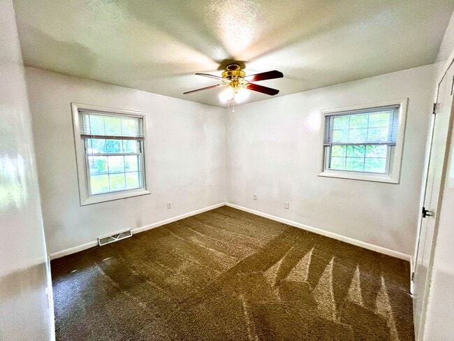 Building Photo - Swannanoa - Rent Includes All Utilities and Internet!