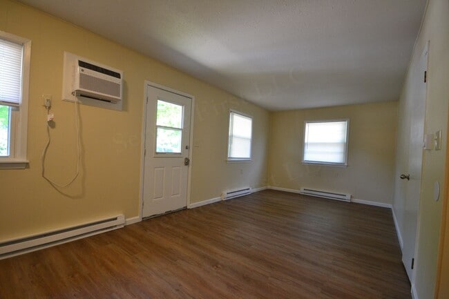 Building Photo - Cross Timbers Apartment