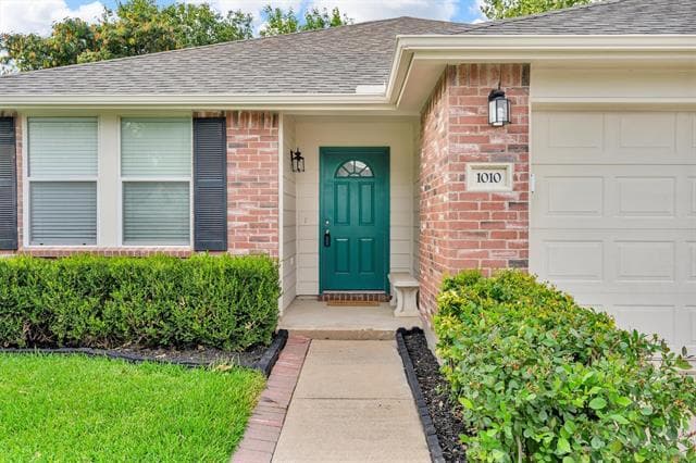 Building Photo - 1010 Chilton Dr