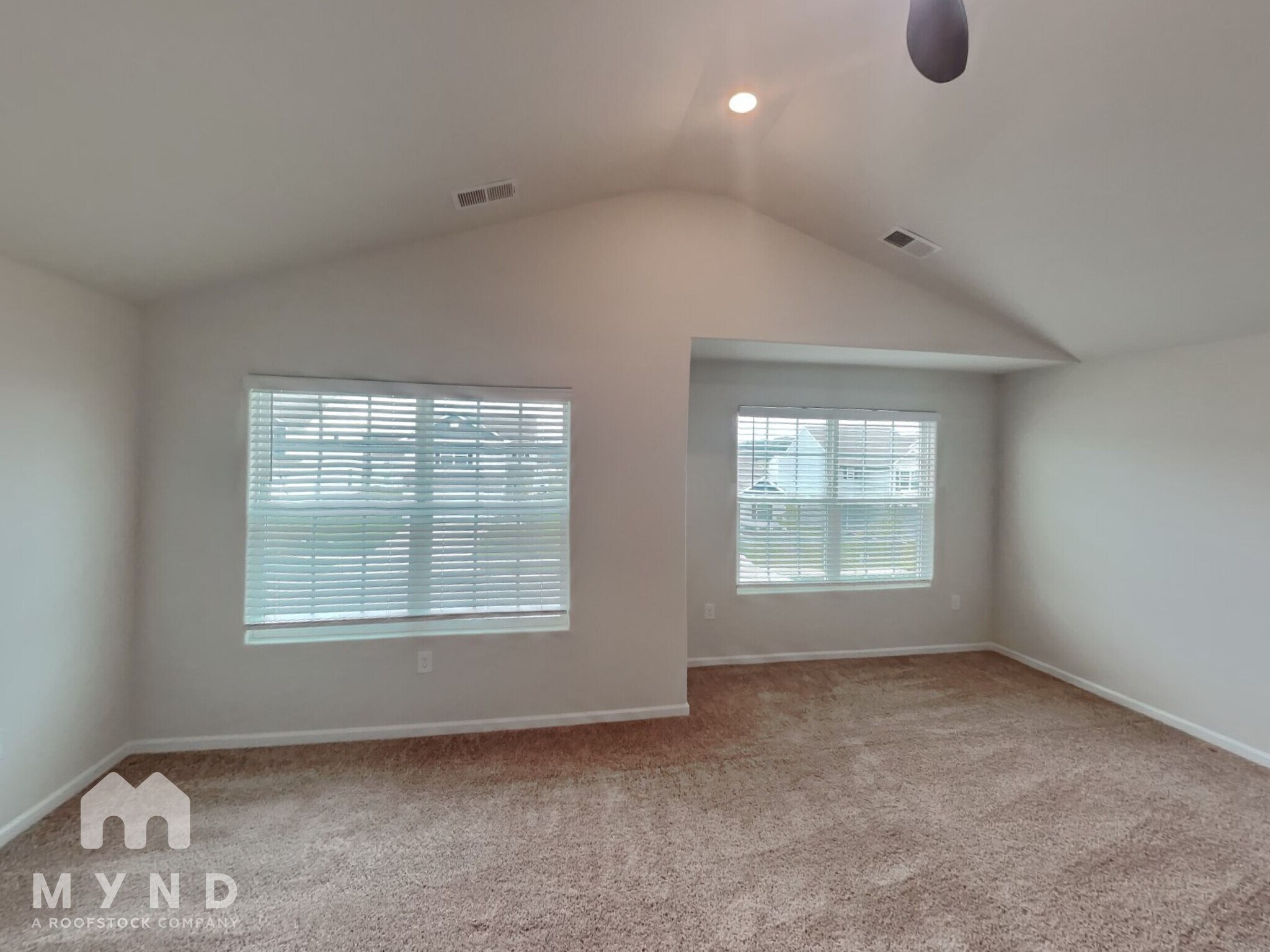 Building Photo - 3322 Brighton Dr