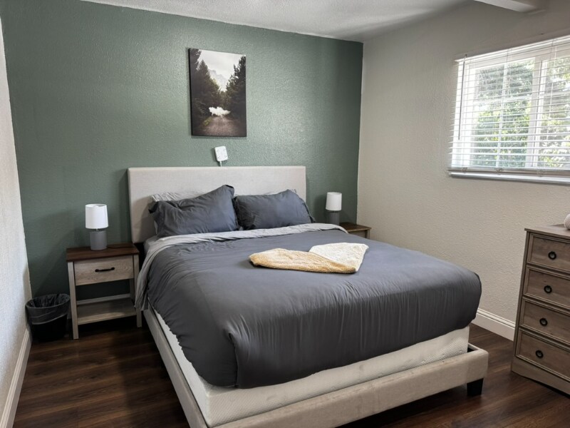 Building Photo - 2120 Kinsington St