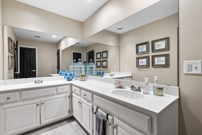 Building Photo - 5209 E 86th St