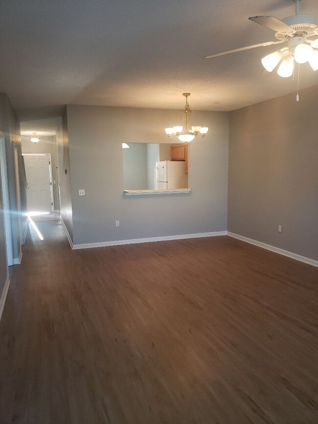 Building Photo - 23 Stonelake Cir