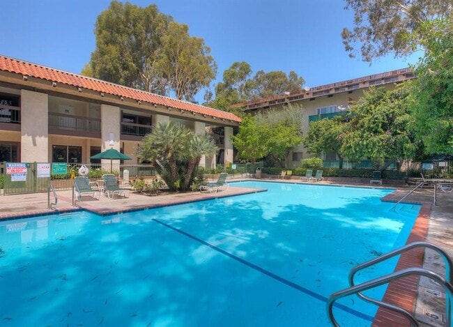 Building Photo - 5460 White Oak Ave