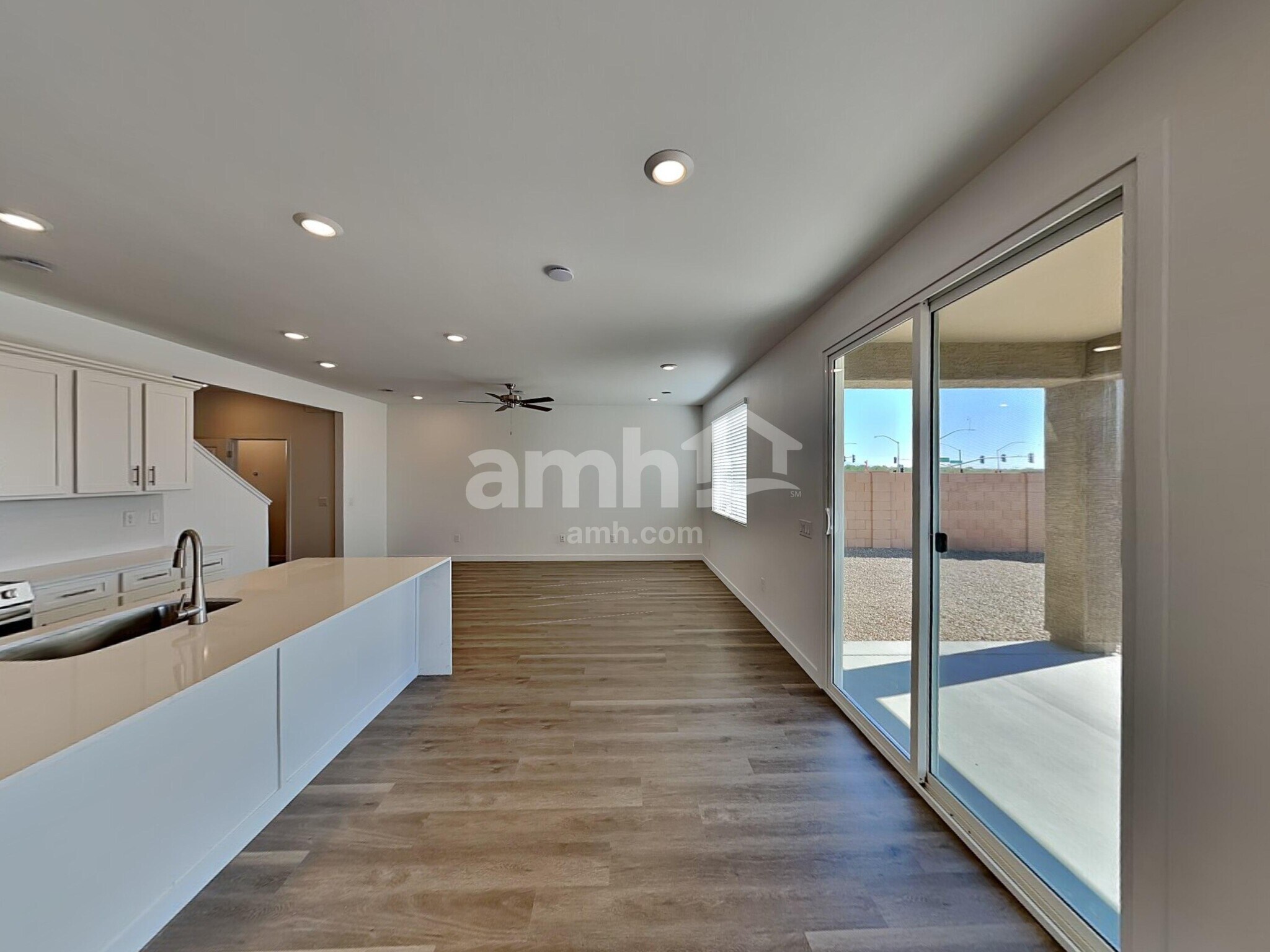 Building Photo - 6191 W Calle Lingo