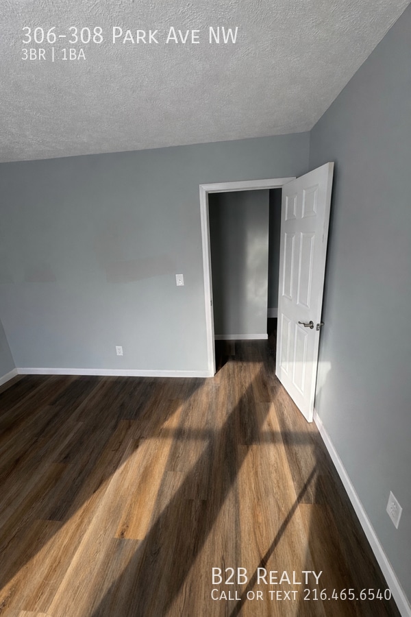 Building Photo - 306-308 Park Ave NW-