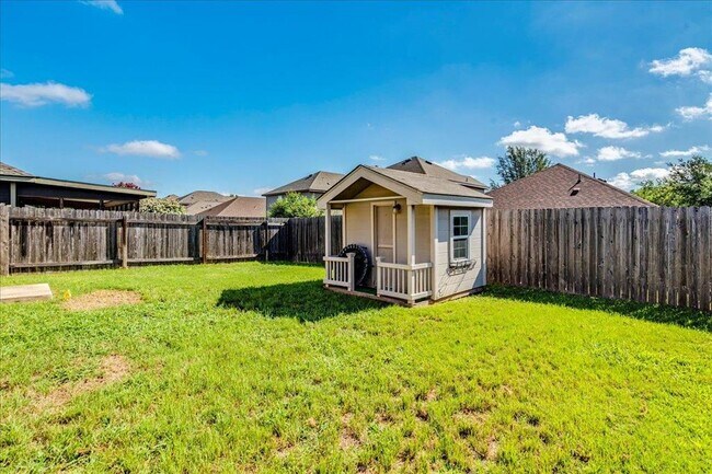 Building Photo - 185 Housefinch Loop
