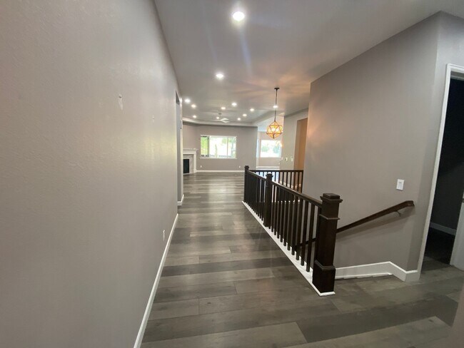 Building Photo - Incredible Home in Parker