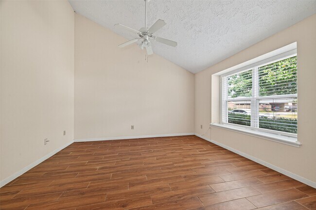 Building Photo - 10913 Bexley Dr