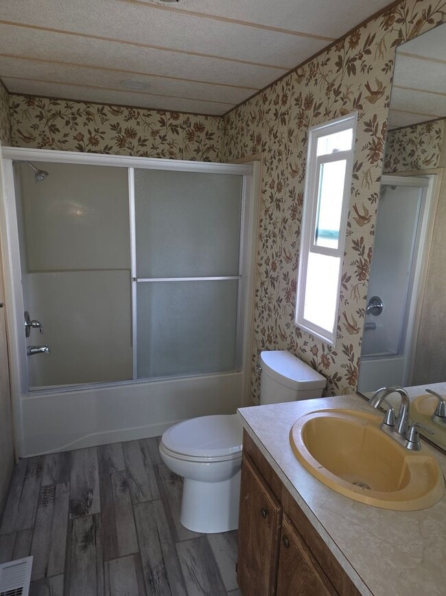 Building Photo - Newly Remodeled 2 bed/2 bath Manufactured Home with covered patio in BHC!