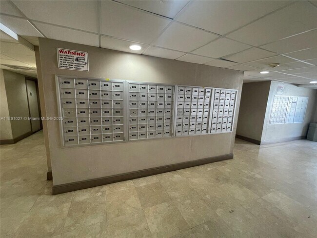 Building Photo - 1805 Sans Souci Blvd