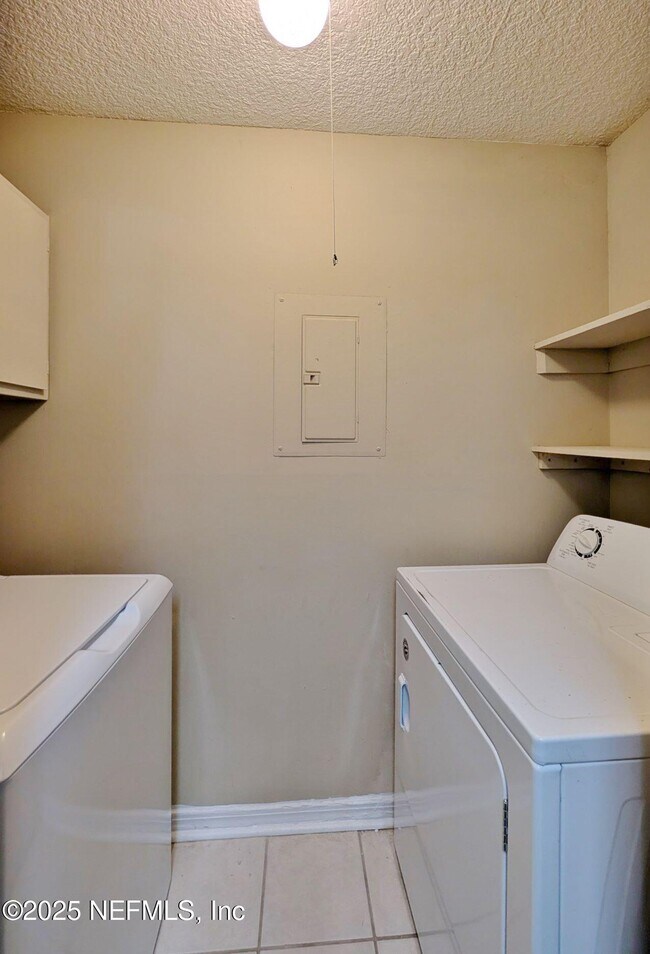 Building Photo - 10200 Belle Rive Blvd