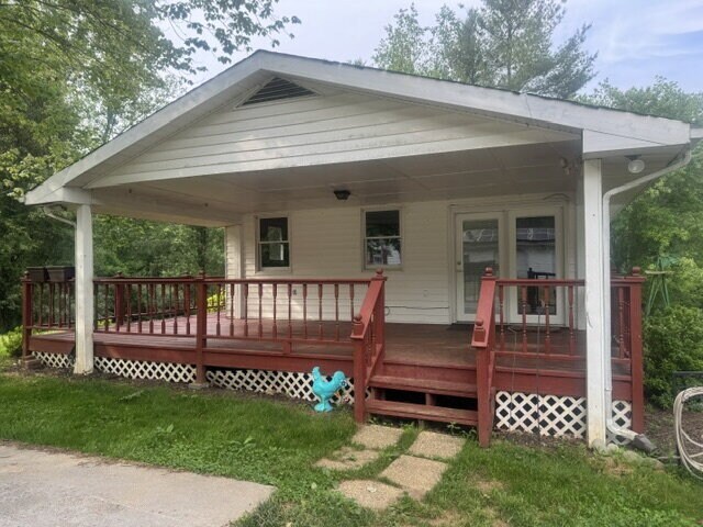 Building Photo - ½ Off First Full Month with Move-In by 8/15 • Large Yard & Deck • August App Fee Only $32. Pet-fr...