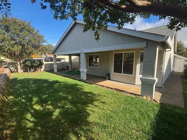 Building Photo - Large Single Level 2 Bedroom 2 Bathroom with Office in Cloverdale's Del Webb Community with A/C &...