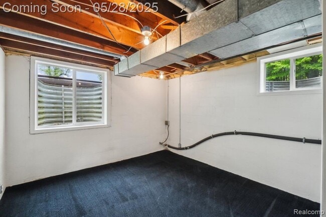 Building Photo - 3005 S Hickory Ridge Rd