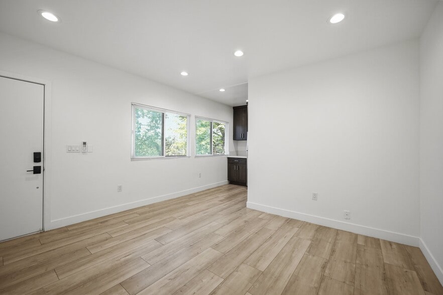 Building Photo - 410 Lucas Ave