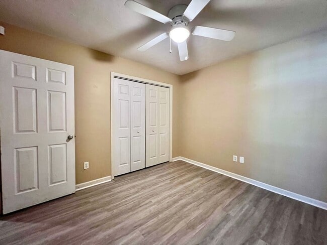 Building Photo - 3 bedroom 2 bath townhome in Towne Park