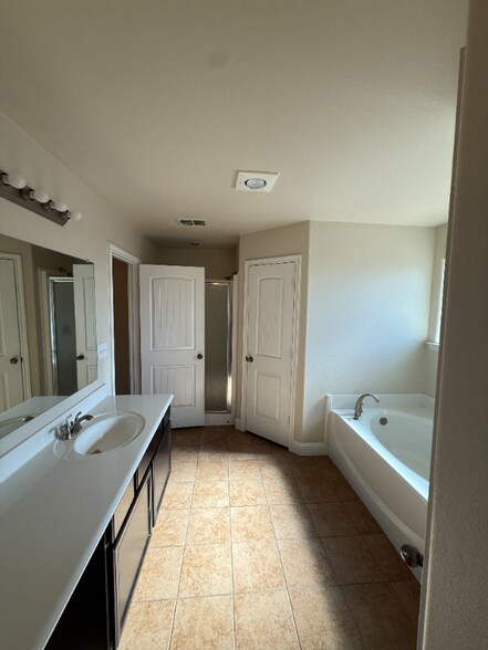 Building Photo - 9708 Quitman Ave