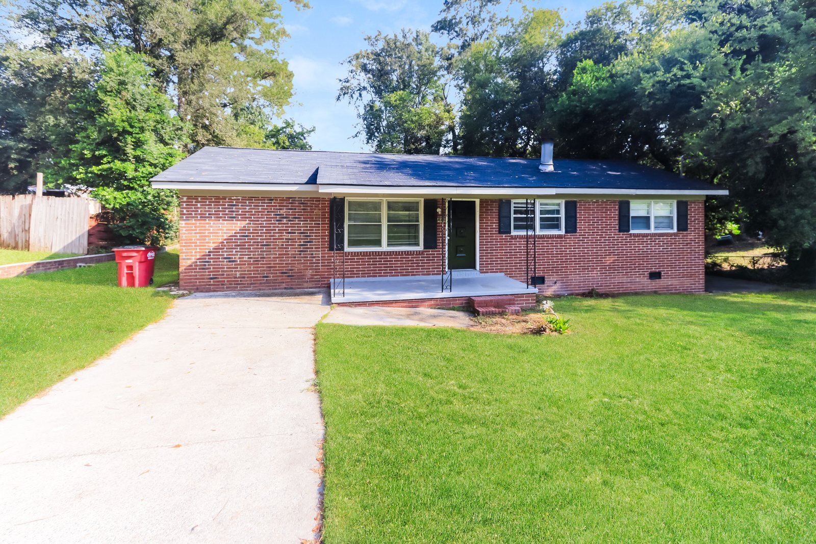 Building Photo - 4012 Lindwood Dr