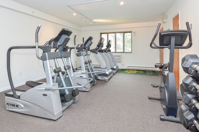 Fitness Center - Whiteland West Apartments