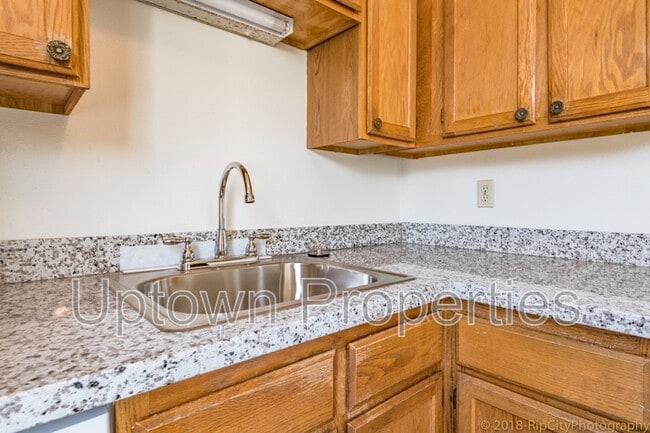 Building Photo - 3435 SW 125th Ave