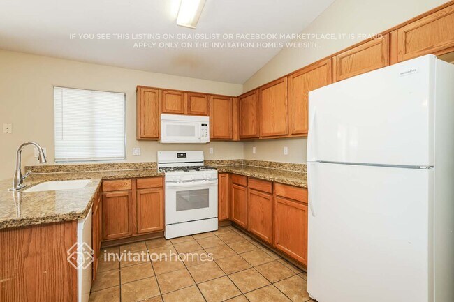 Building Photo - 9638 N 94th Ave