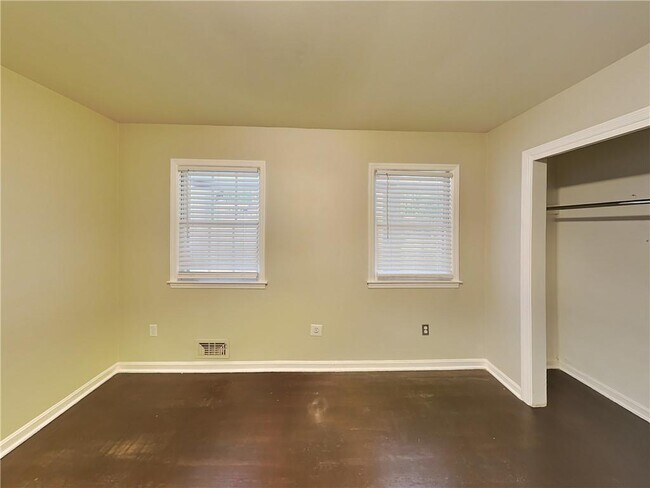 Building Photo - 2722 Hayden Dr