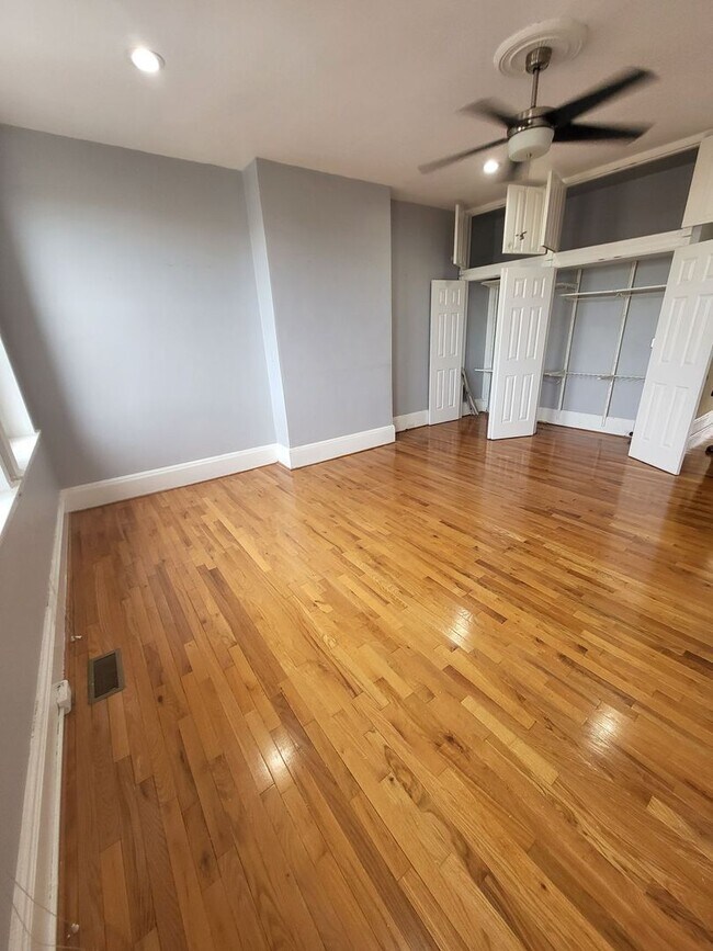 Building Photo - 2619 St Paul St