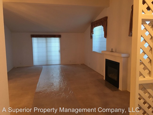 Building Photo - 2325 NE Wintergreen Dr