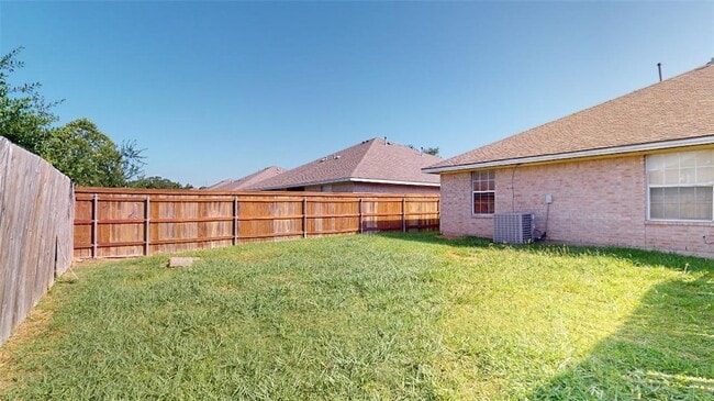 Building Photo - 2324 Trace Meadows