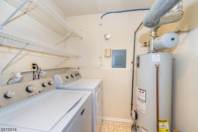 Building Photo - 603 Porter Way W