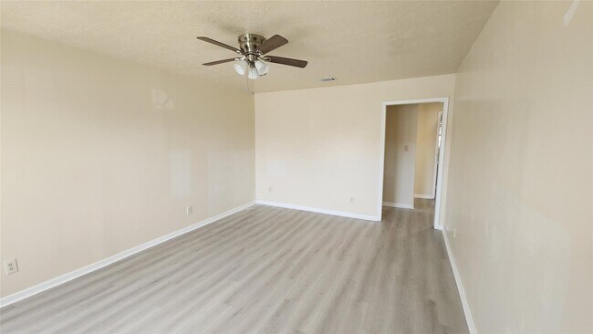 Building Photo - 4415 Groton Dr