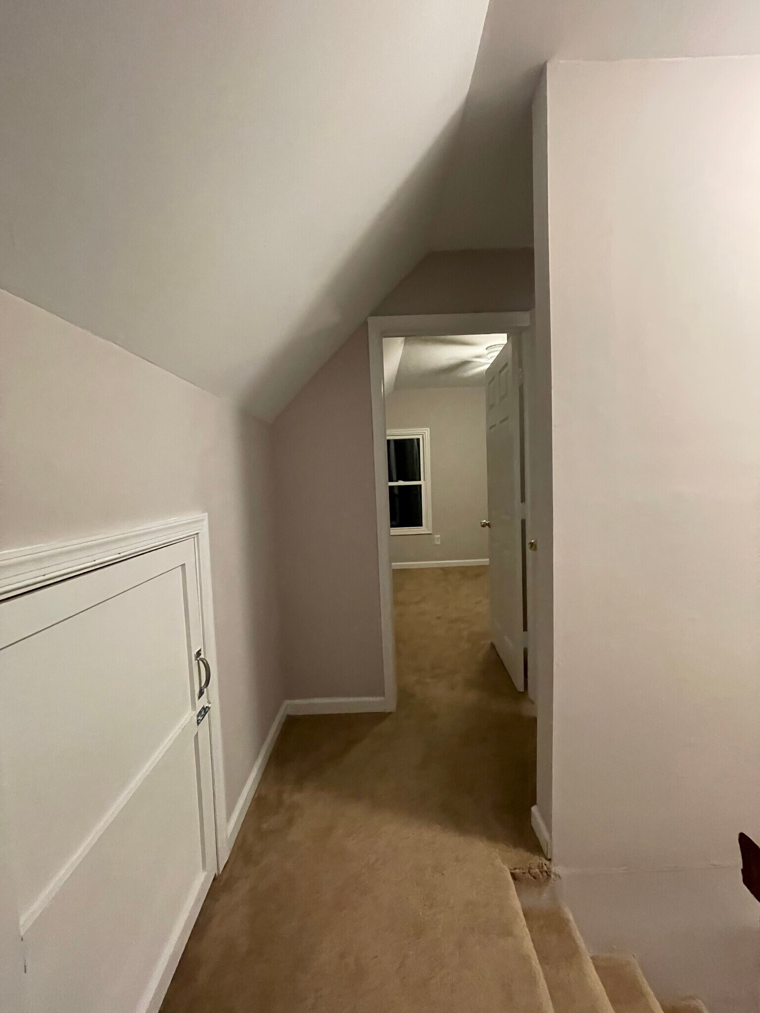 Hallways - 9224 Robin Rd