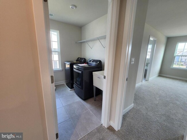 Building Photo - 844 New Castle Landing Dr