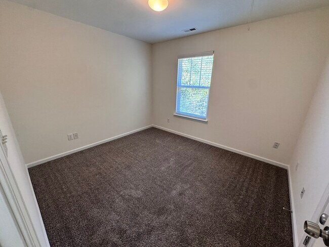 Building Photo - Classic 4-Bedroom Home in McKinley Mill