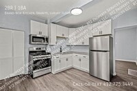 Building Photo - 904 Hilltop St