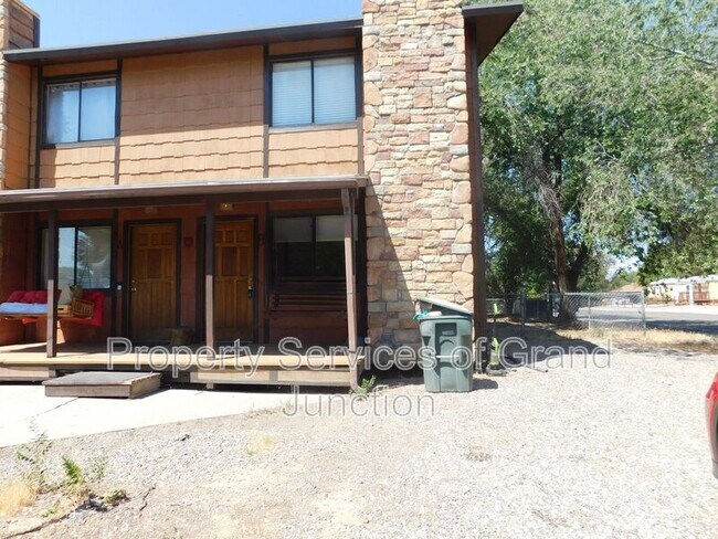Building Photo - 1805 Aspen St