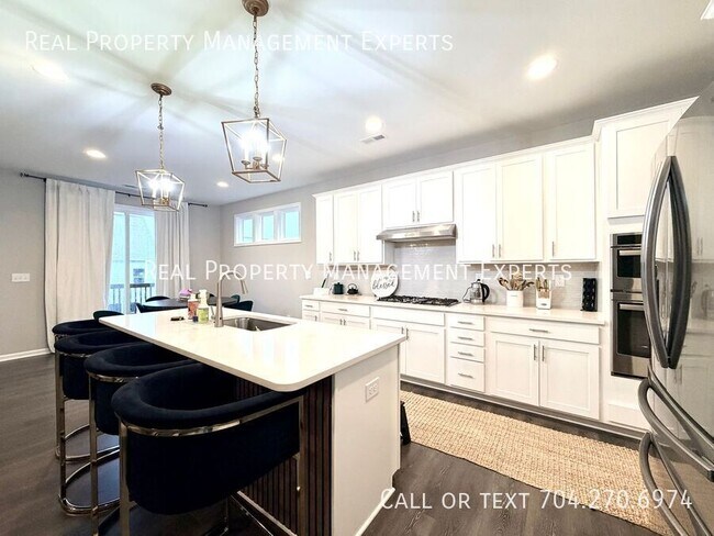 Building Photo - 194 Winterberry St