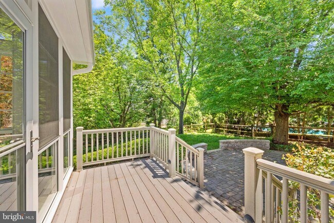 Building Photo - 46448 Montgomery Pl