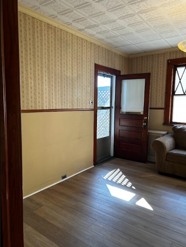 Building Photo - 540 Ripple St
