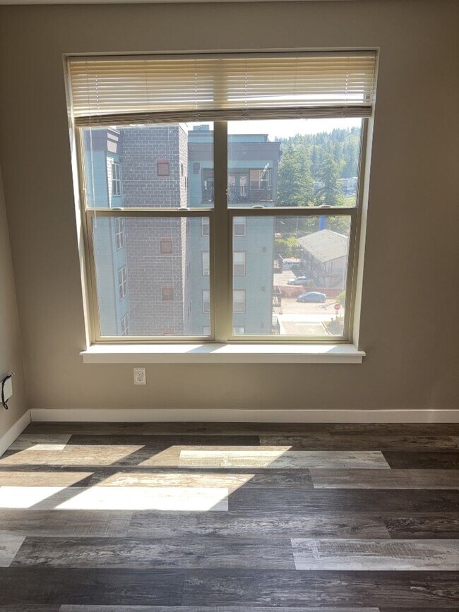 Building Photo - 2 Bedroom, 1 Bathroom at Samish Station Apartments!