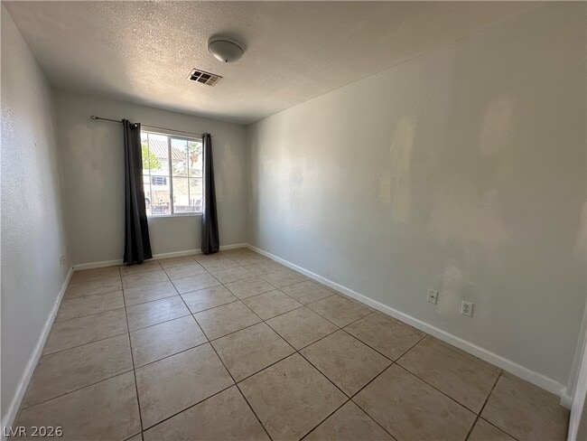 Building Photo - 8275 Cedar Leaf Dr