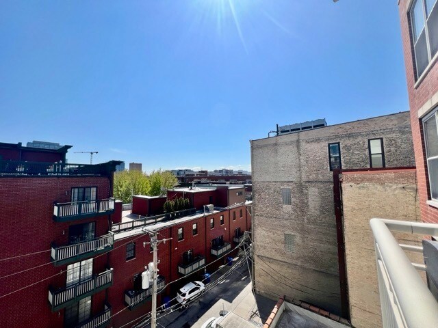 Building Photo - 1001 W Madison St