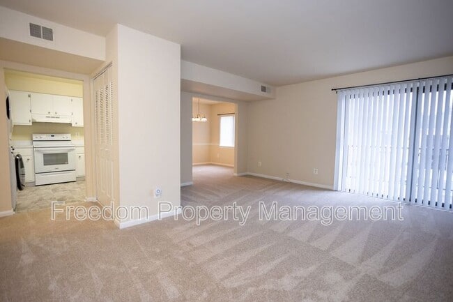 Building Photo - 10629 Provincial Dr