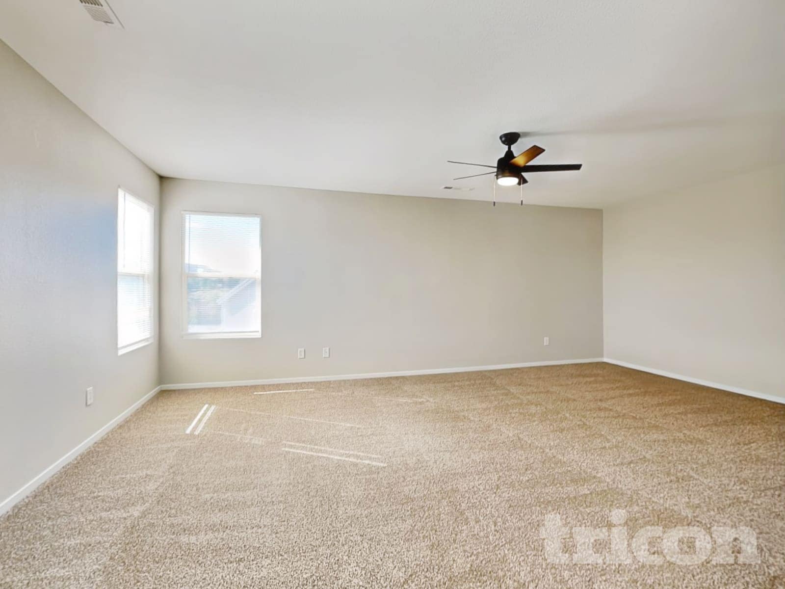 Building Photo - 9696 Canyon Meadows Dr