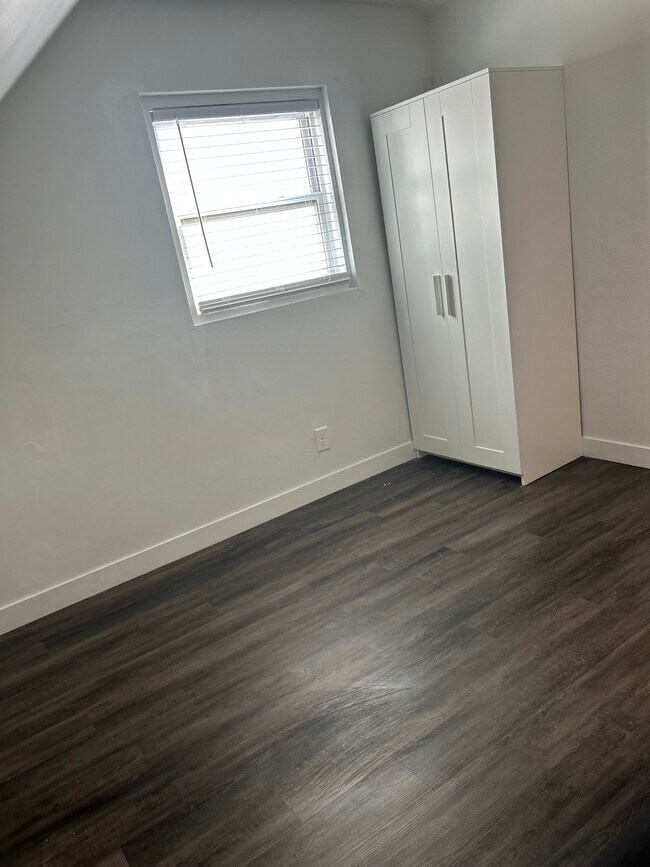 Building Photo - 1411 English Ave